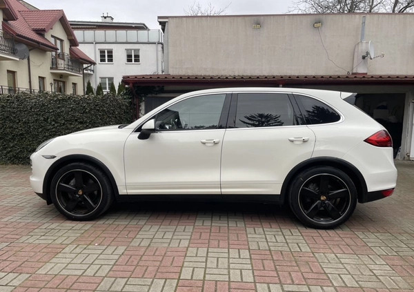 Porsche Cayenne cena 95000 przebieg: 311000, rok produkcji 2010 z Warszawa małe 106